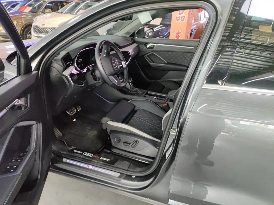 2024 Audi Q3 1.5T 160HP L4 7DCT,autocango,china used car exporter,china ev exporter,chinese used car exporter,chinese used ev exporter