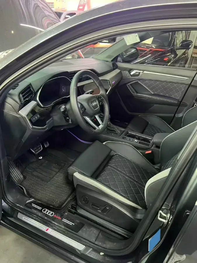 2024 Audi Q3 1.5T 160HP L4 7DCT,autocango,china used car exporter,china ev exporter,chinese used car exporter,chinese used ev exporter