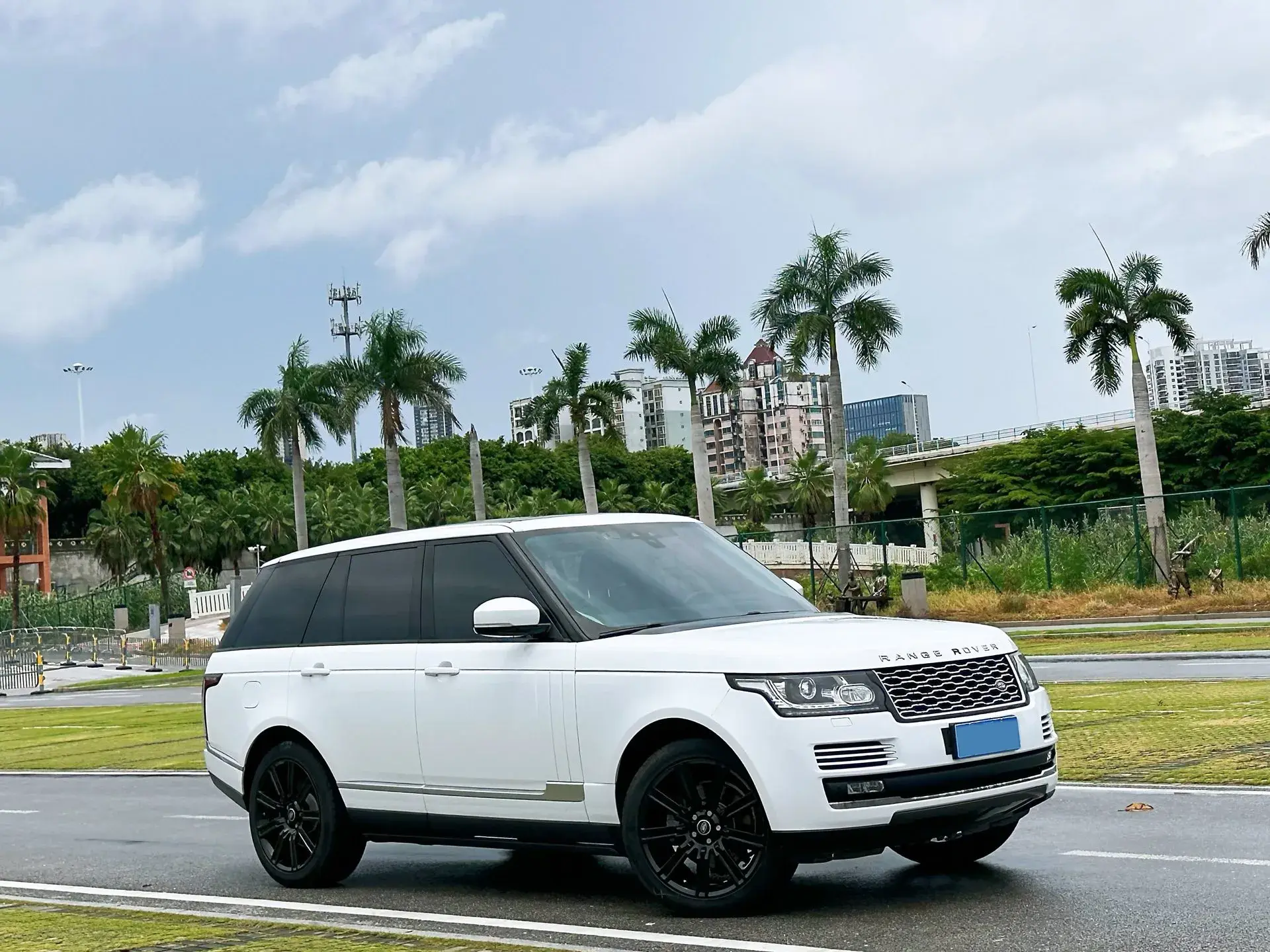 2016 LAND ROVER thumbnail 3