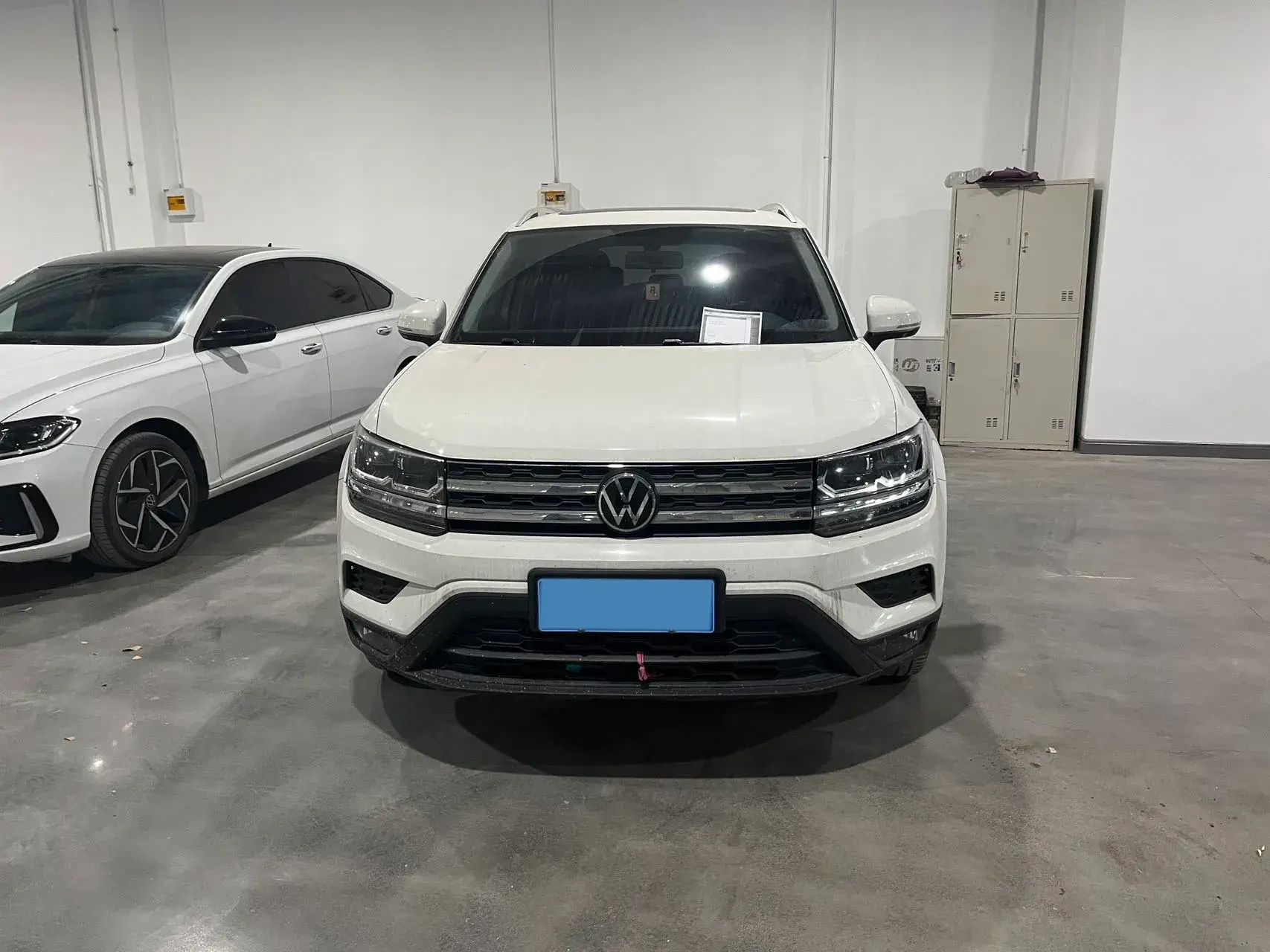 2021 VOLKSWAGEN THARU thumbnail 2