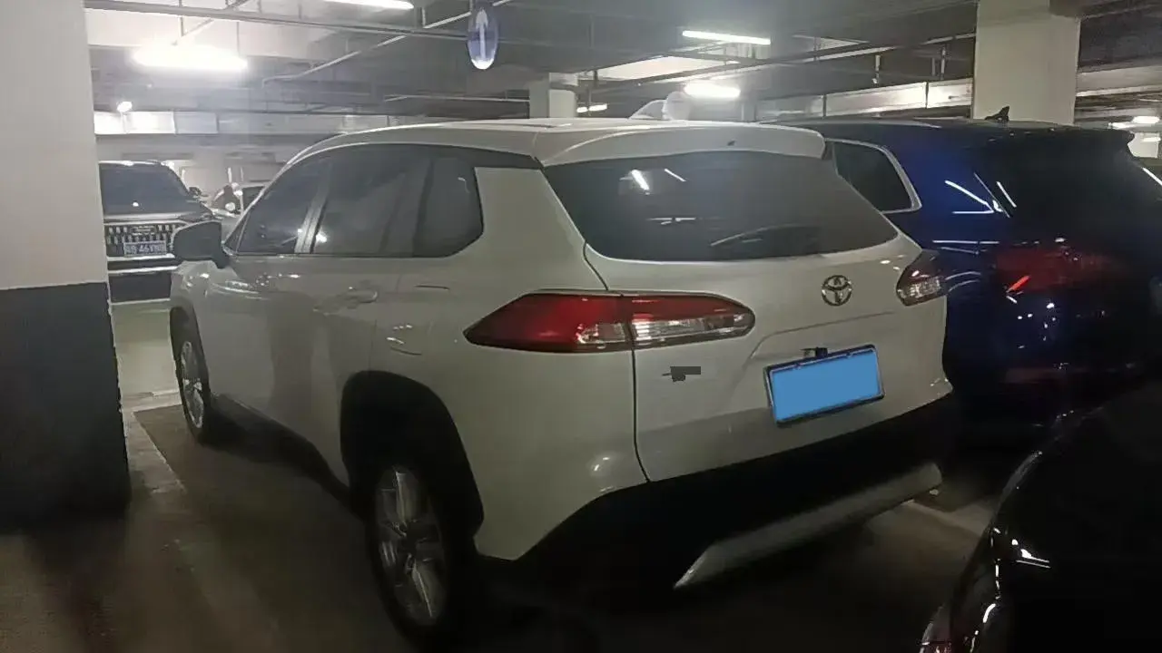 2024 TOYOTA COROLLA thumbnail 3