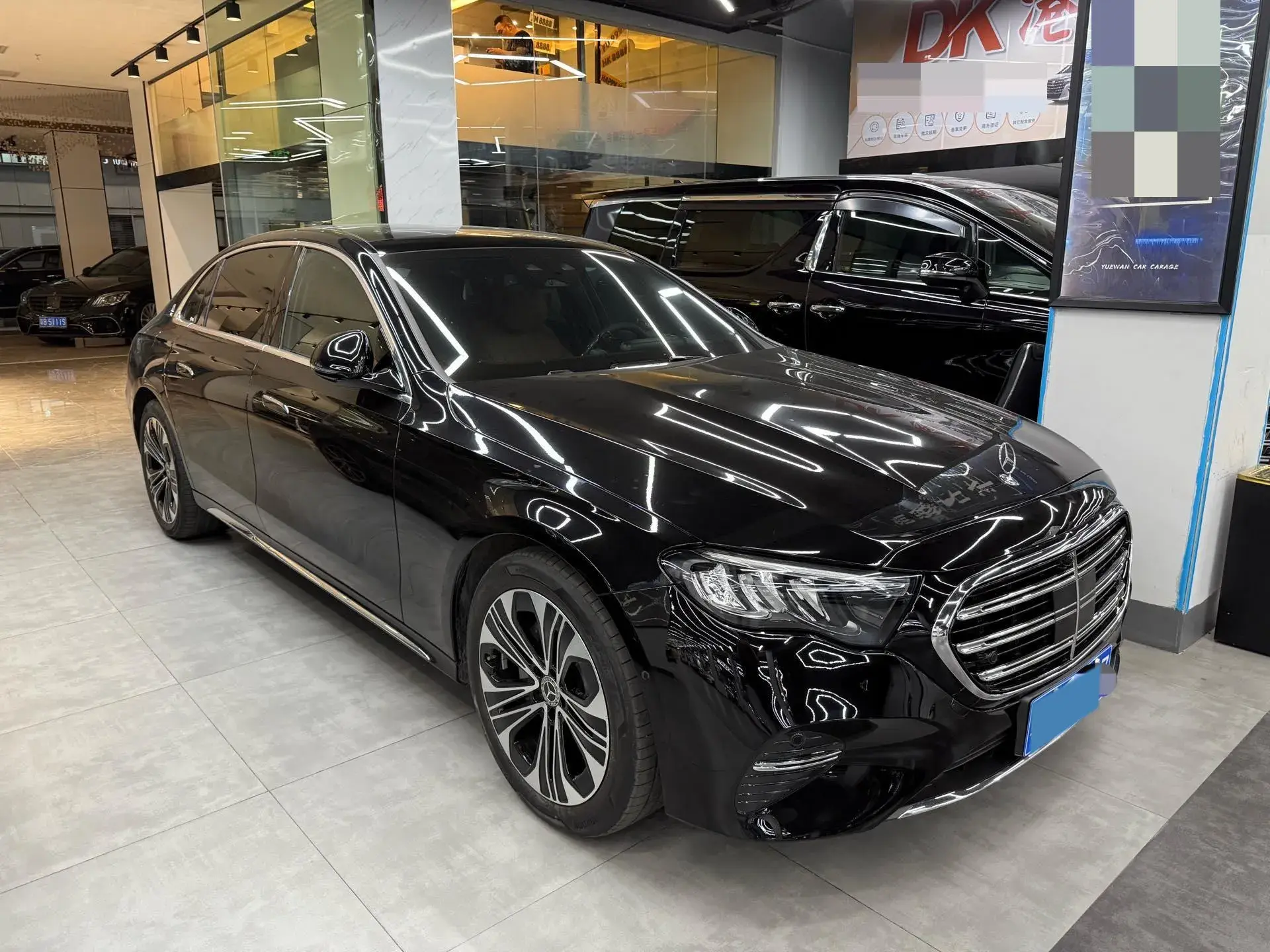 2025 MERCEDES-BENZ E thumbnail 2