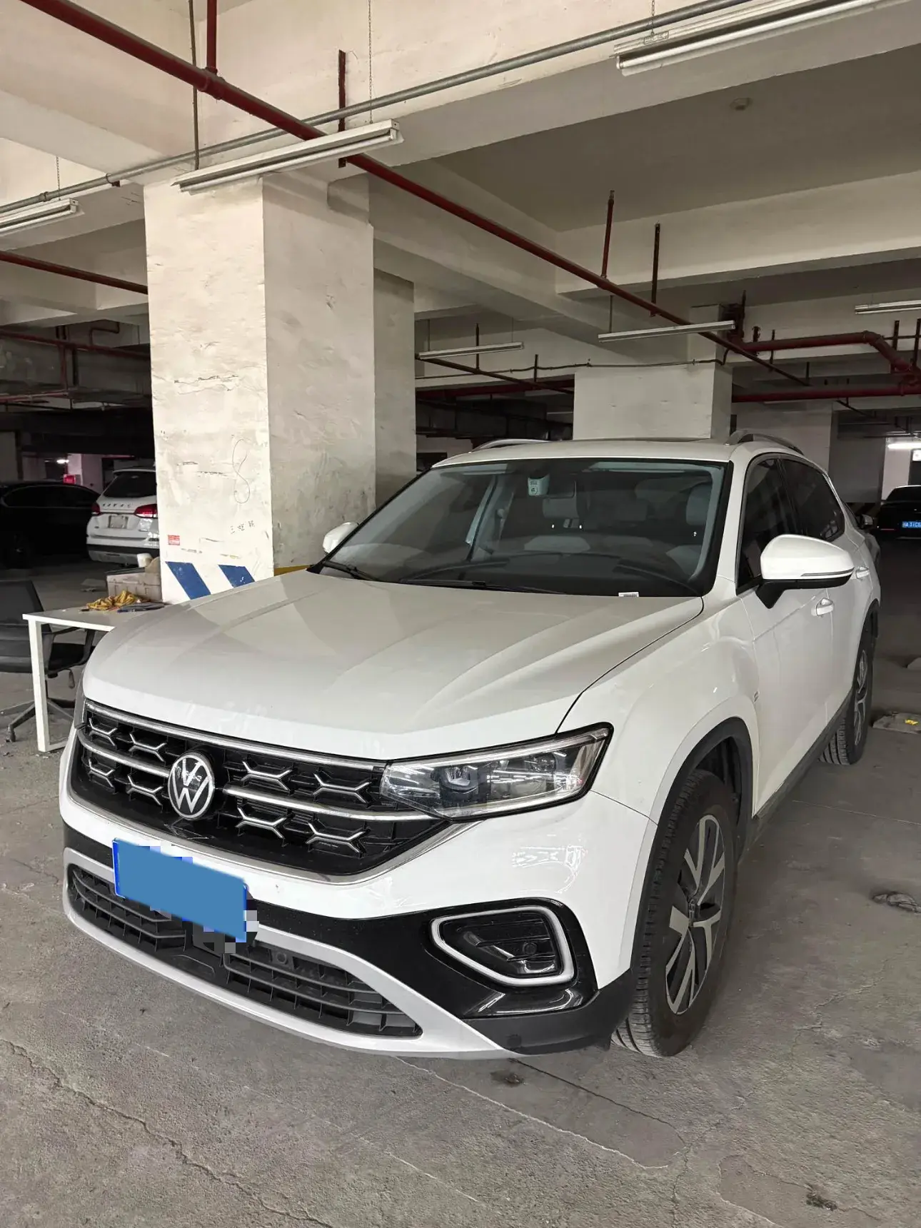 2025 VOLKSWAGEN TAYRON view 1