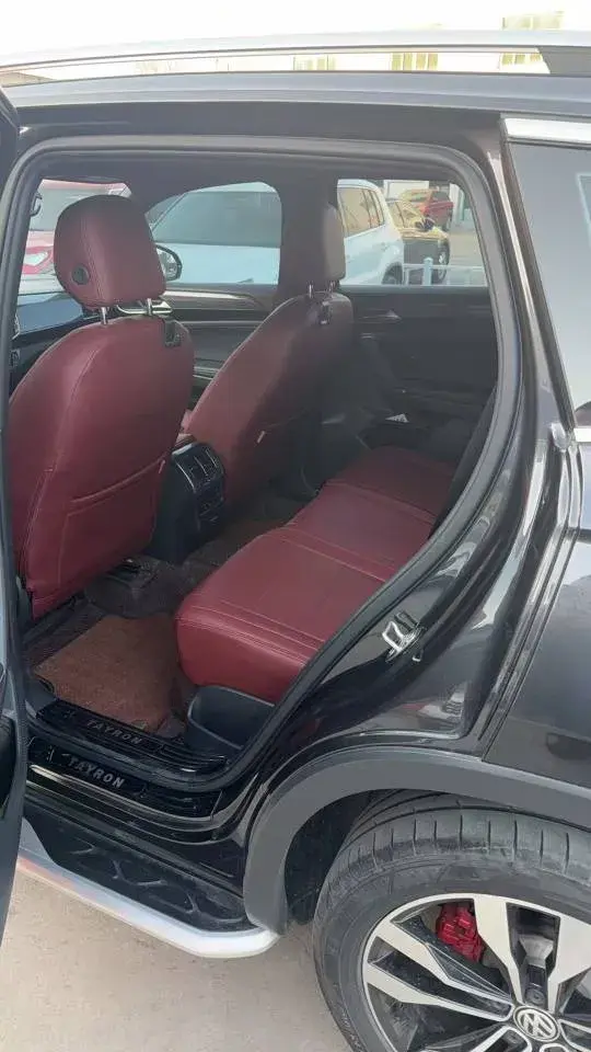 2021 VOLKSWAGEN TAYRON thumbnail 4