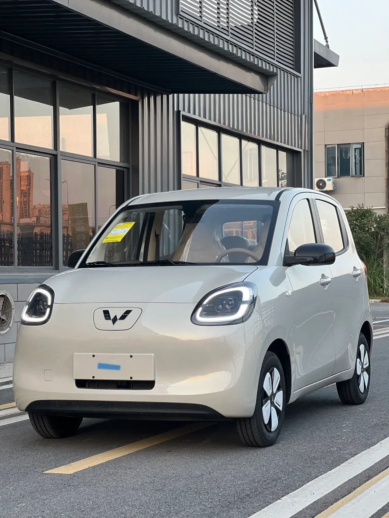 2025 WULING HONGGUANG view 1