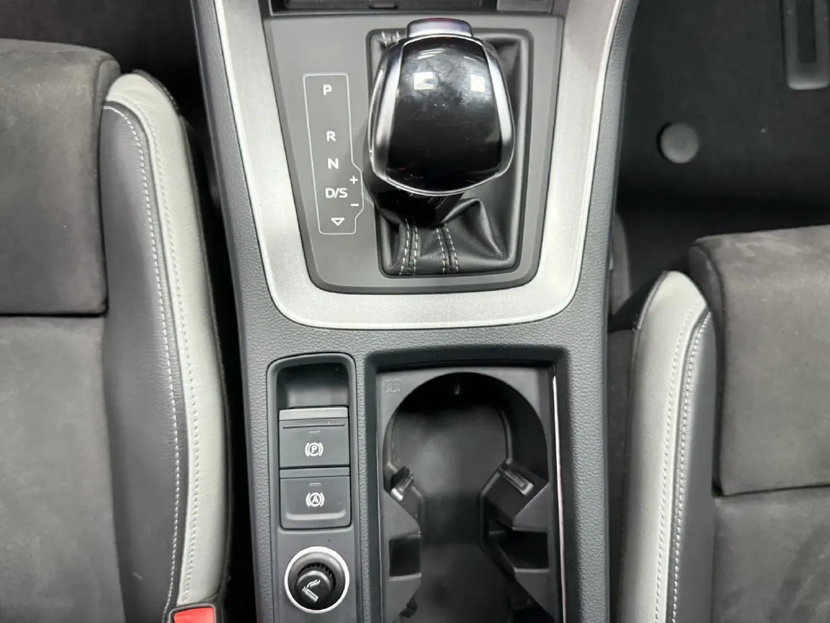 2022 Audi Q3 1.4T 150HP L4 7DCT,autocango,china used car exporter,china ev exporter,chinese used car exporter,chinese used ev exporter