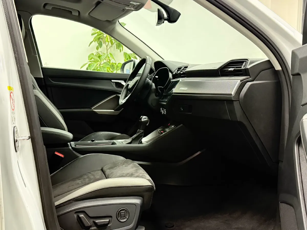 2022 Audi Q3 1.4T 150HP L4 7DCT,autocango,china used car exporter,china ev exporter,chinese used car exporter,chinese used ev exporter