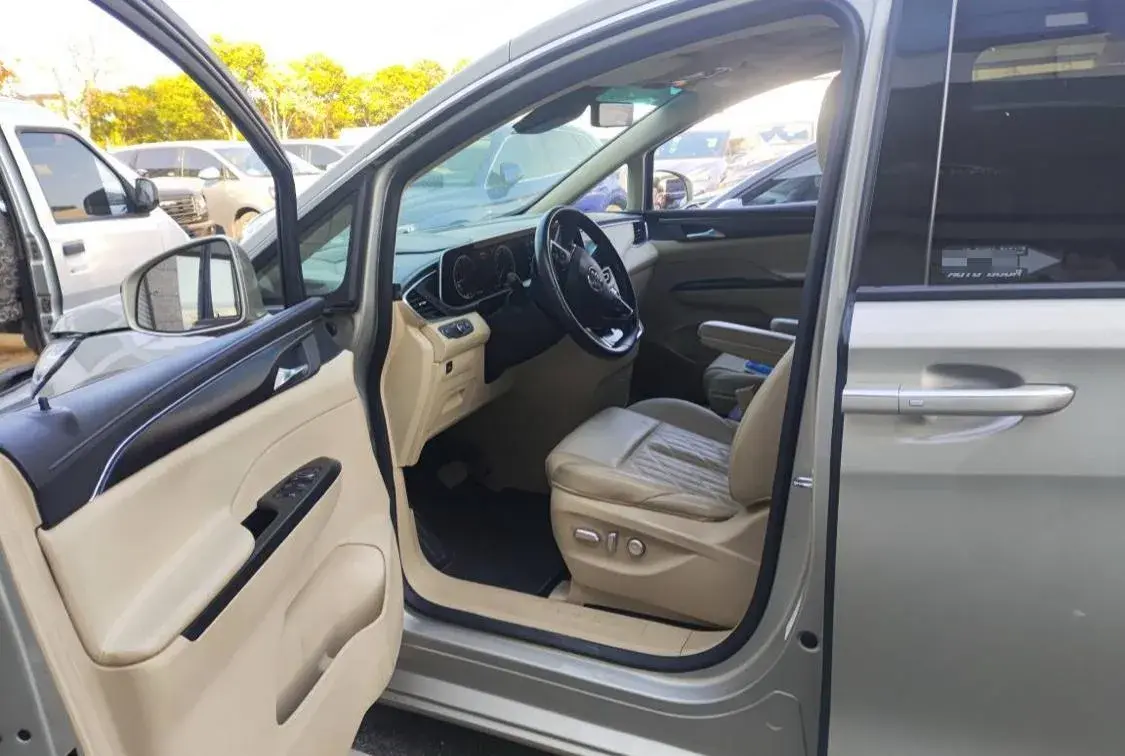 2022 BUICK GL8 thumbnail 3