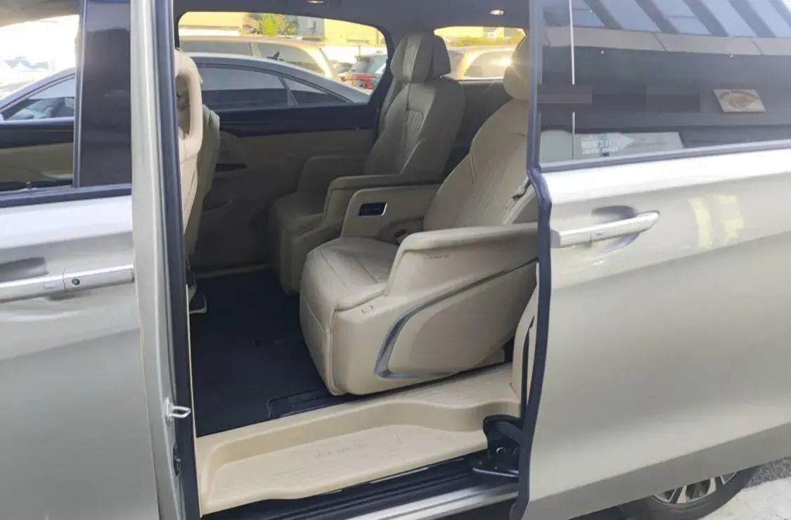 2022 BUICK GL8 thumbnail 4