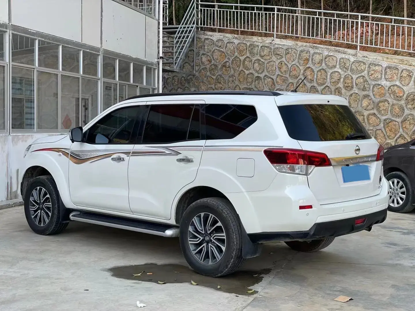 2020 NISSAN TERRA thumbnail 2