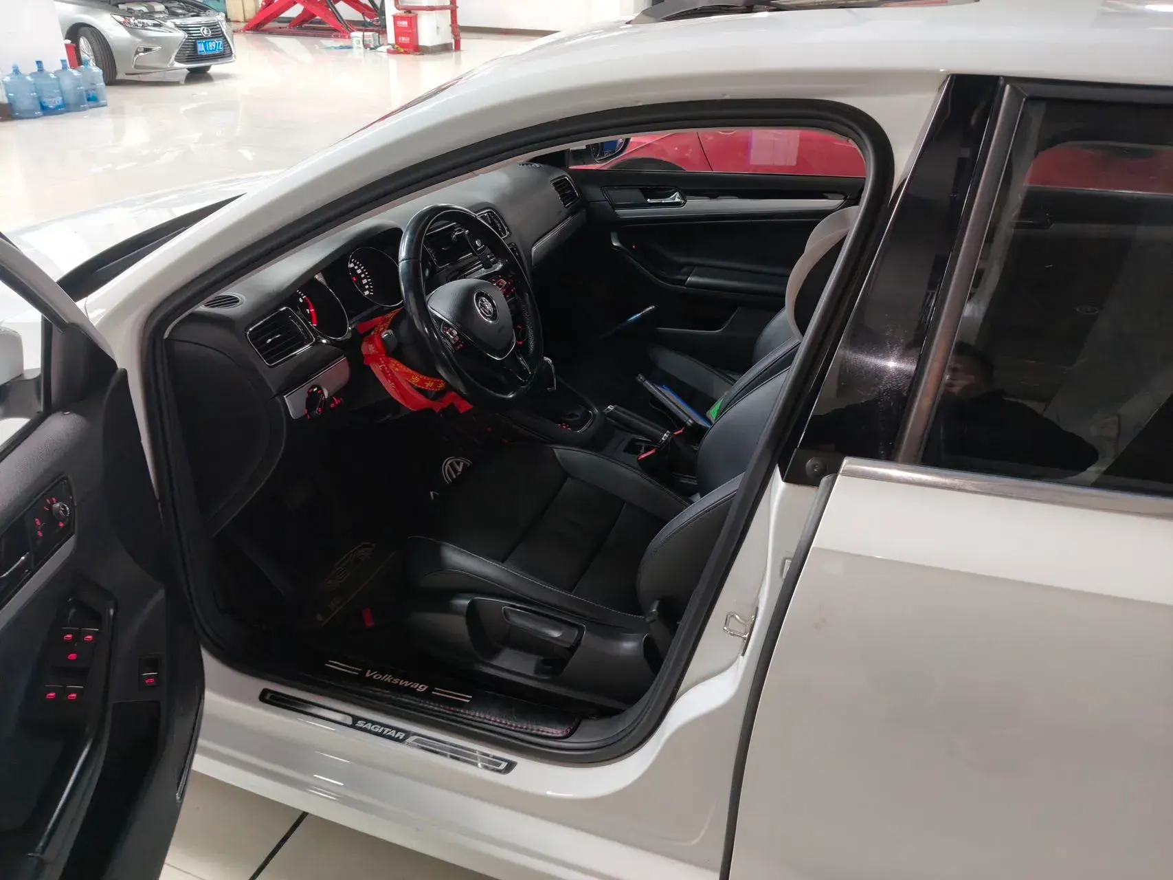 2018 VOLKSWAGEN SAGITAR thumbnail 2