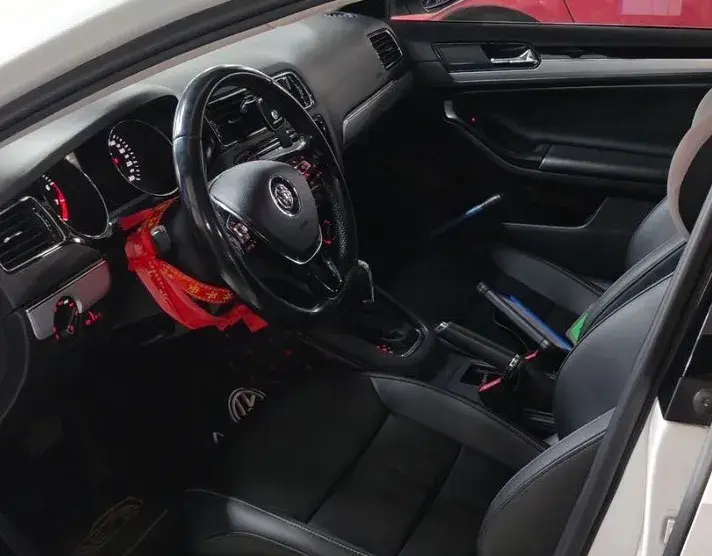 2018 VOLKSWAGEN SAGITAR thumbnail 4