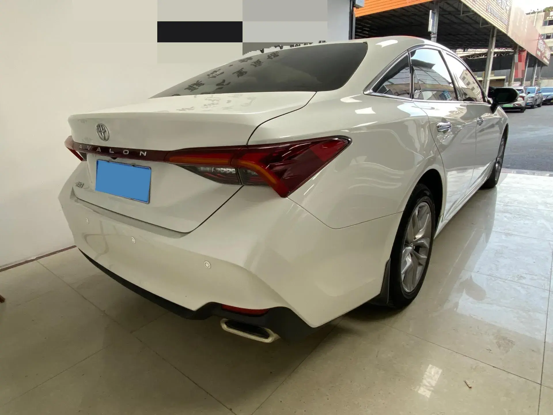 2019 TOYOTA AVALON thumbnail 4