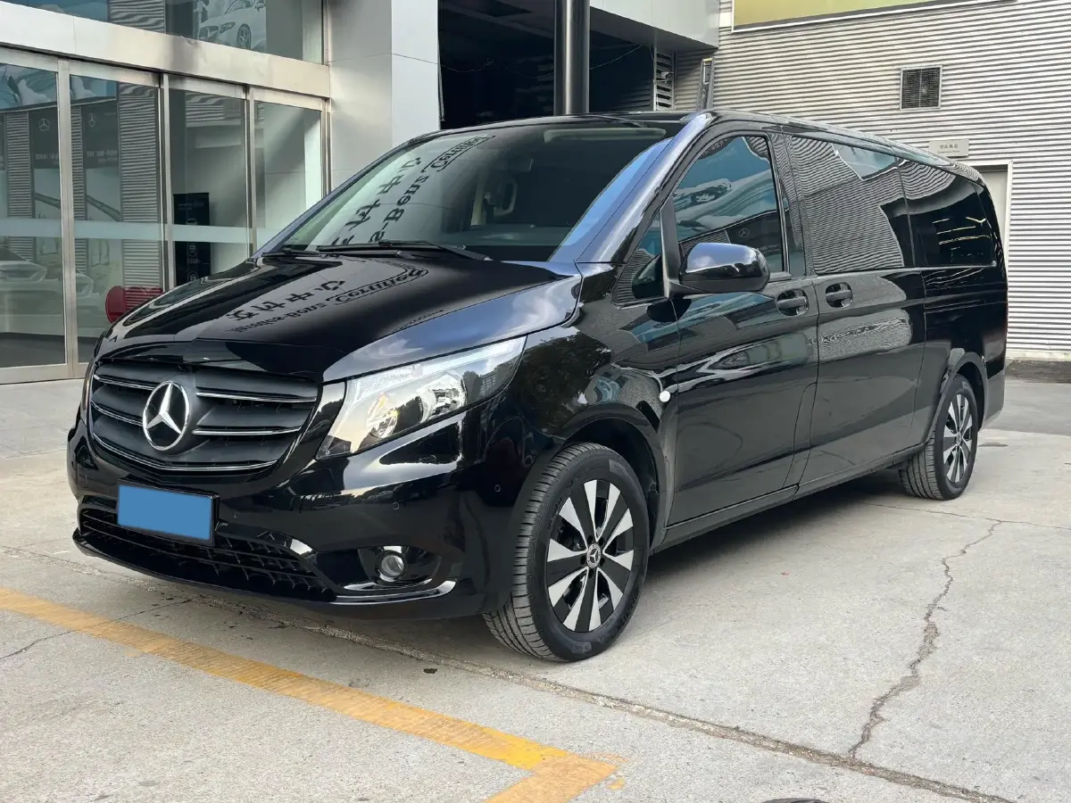 2022 Mercedes-Benz V Class 2.0T 211HP L4 9AT