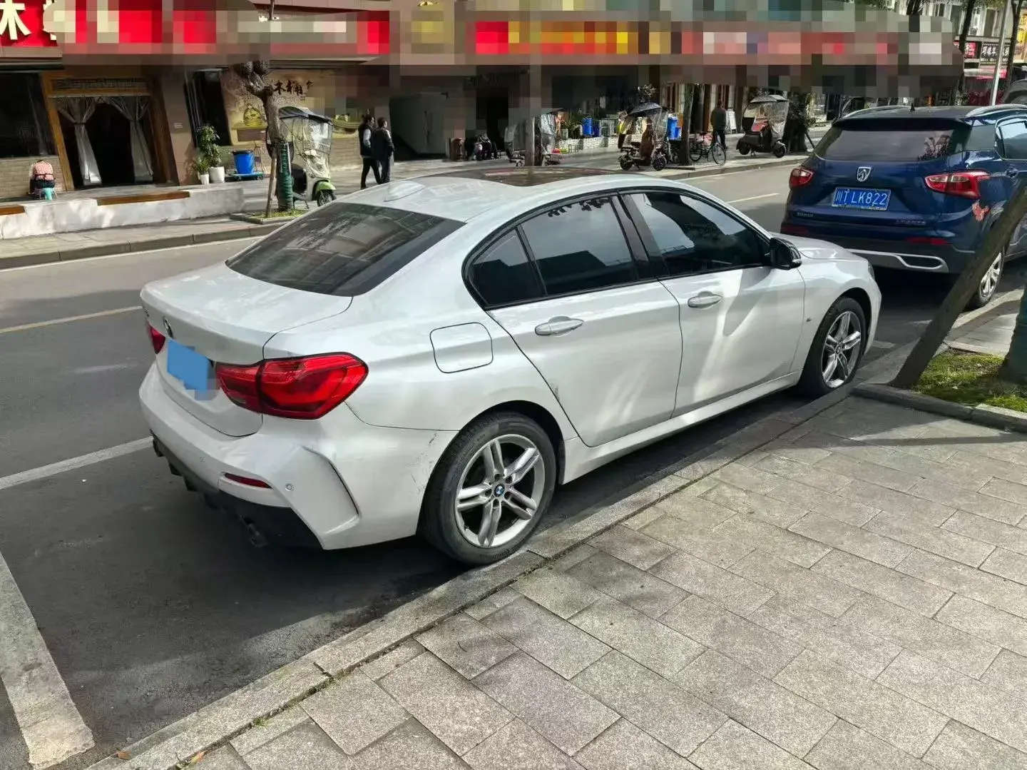 2022 BMW 1 thumbnail 2