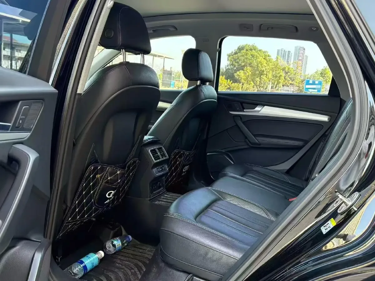 2020 Audi Q5L 2.0T 190HP L4 7DCT,autocango,china used car exporter,china ev exporter,chinese used car exporter,chinese used ev exporter