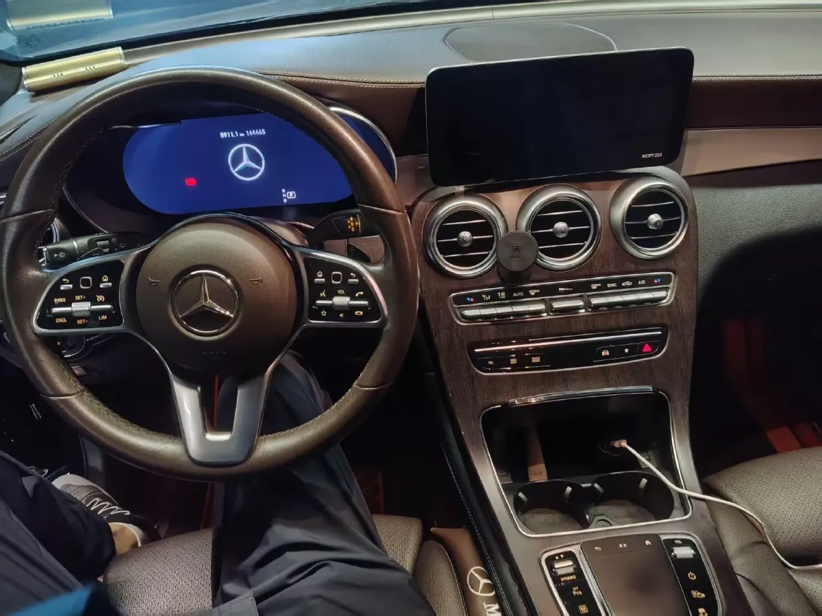 2020 Mercedes-Benz GLC Class 2.0T 197HP L4 9AT,autocango,china used car exporter,china ev exporter,chinese used car exporter,chinese used ev exporter