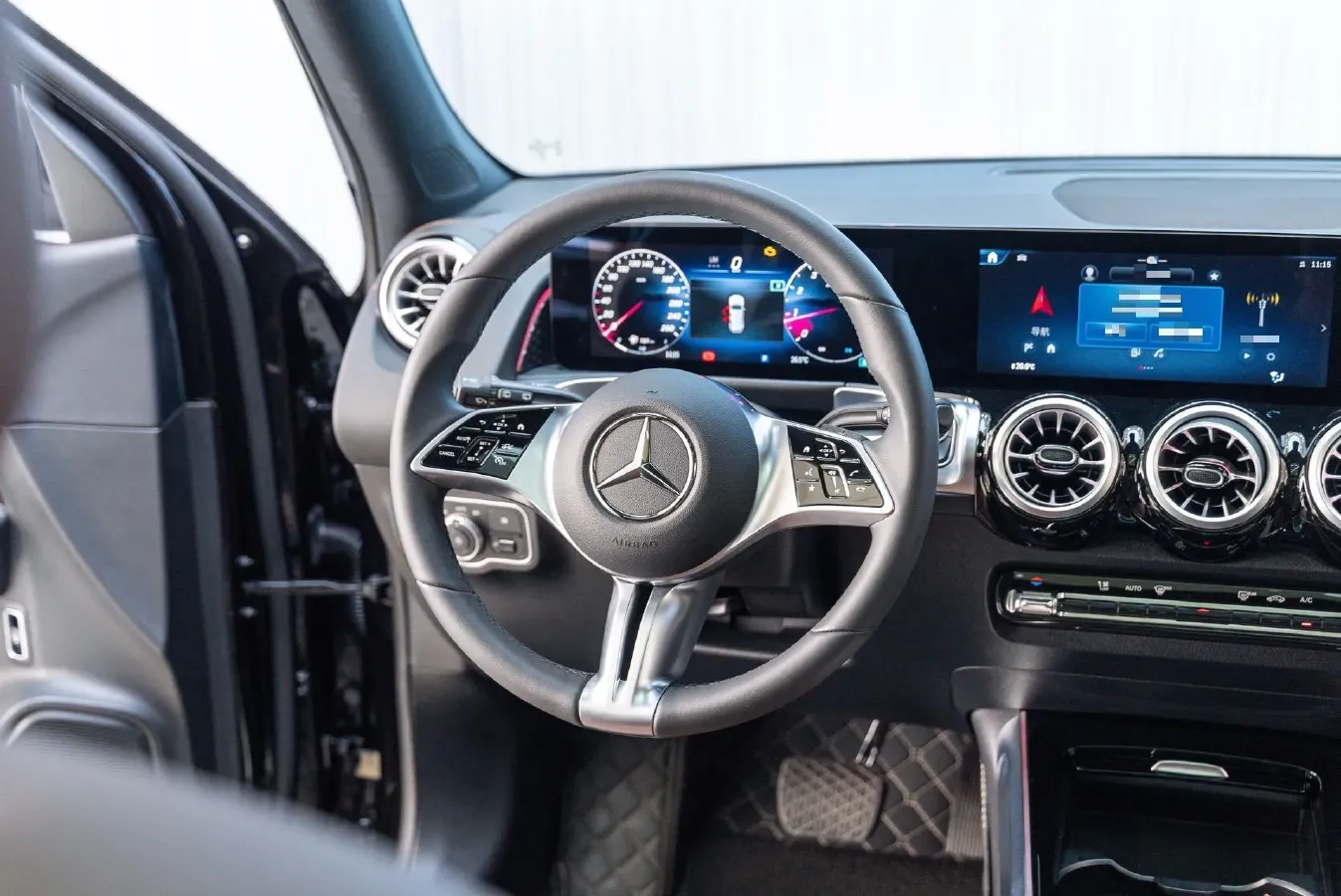 2024 Mercedes-Benz GLB Class 2.0T 190HP L4 8DCT,autocango,china used car exporter,china ev exporter,chinese used car exporter,chinese used ev exporter