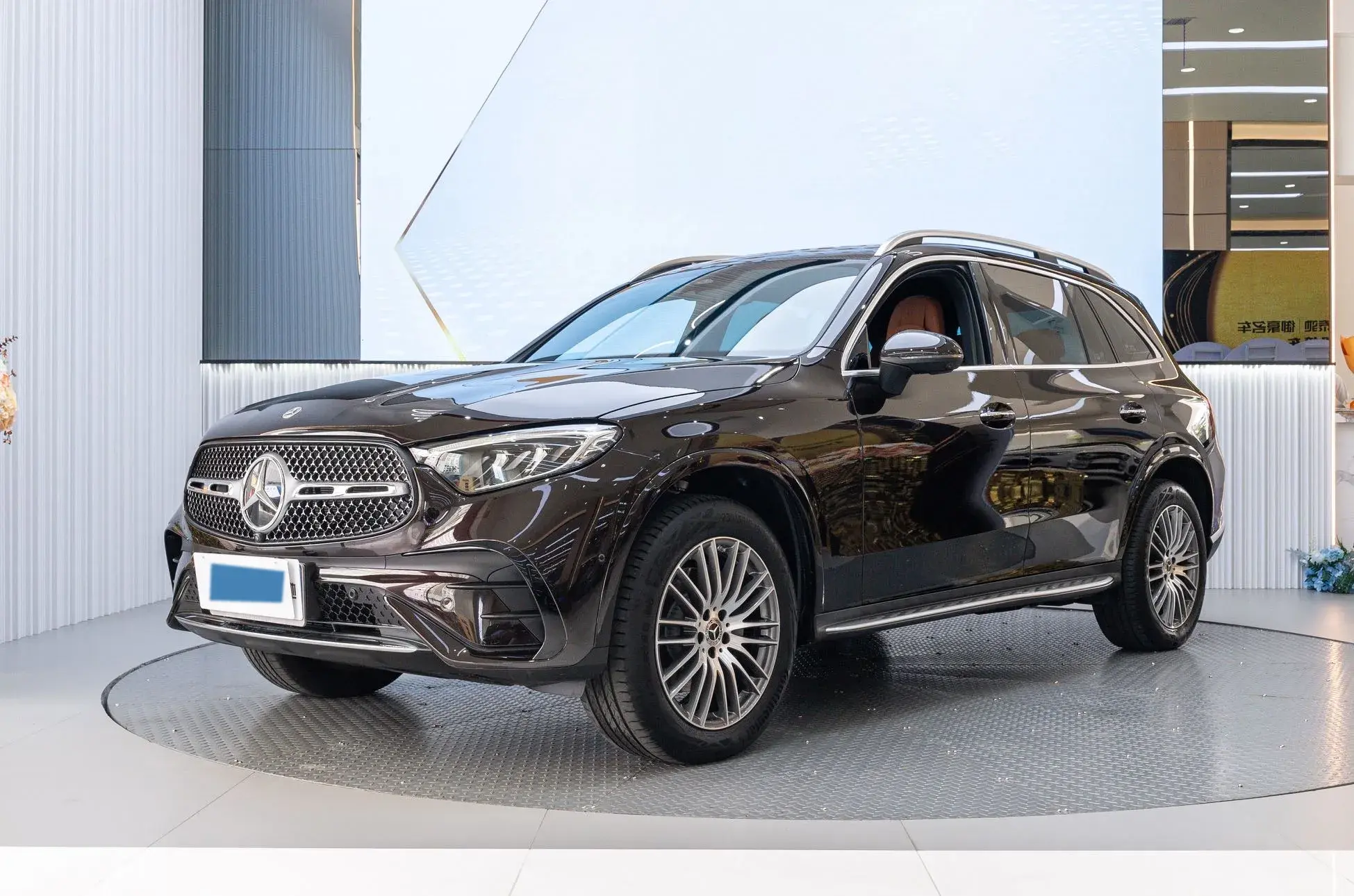 2025 MERCEDES-BENZ GLC view 1