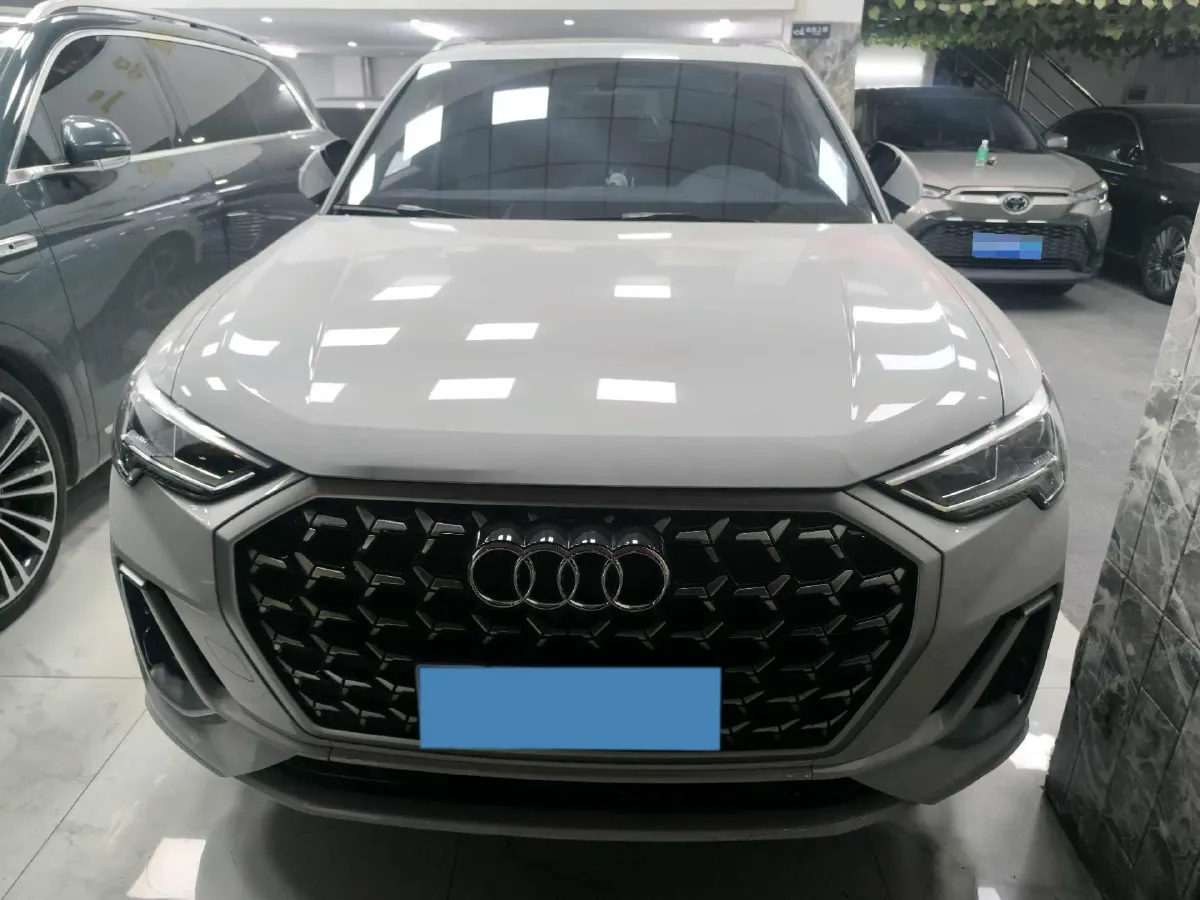 2024 Audi Q2L 1.5T 160HP L4 7DCT,autocango,china used car exporter,china ev exporter,chinese used car exporter,chinese used ev exporter