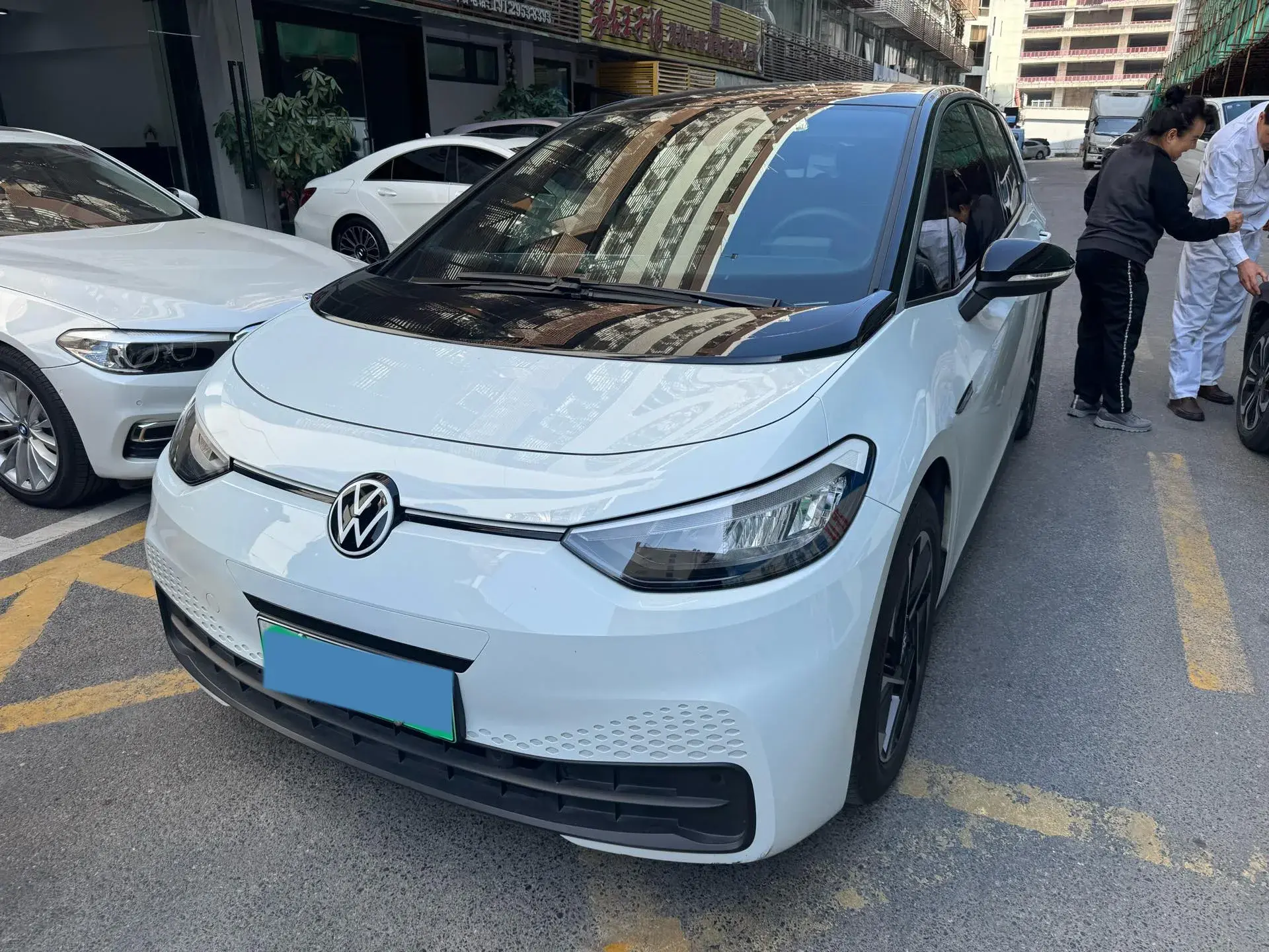 2023 VOLKSWAGEN ID.3 view 1