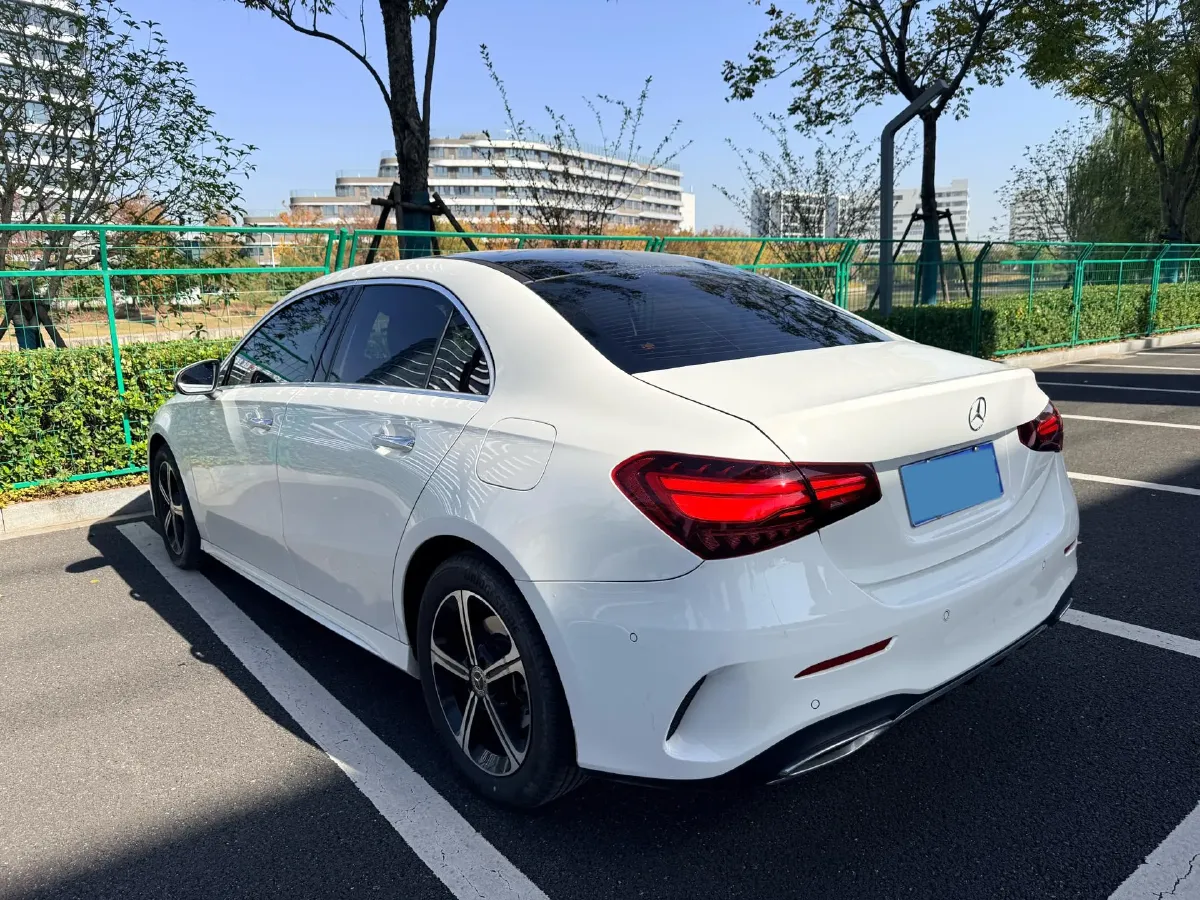 2024 Mercedes-Benz A Class 1.3T 163HP L4 7DCT,autocango,china used car exporter,china ev exporter,chinese used car exporter,chinese used ev exporter