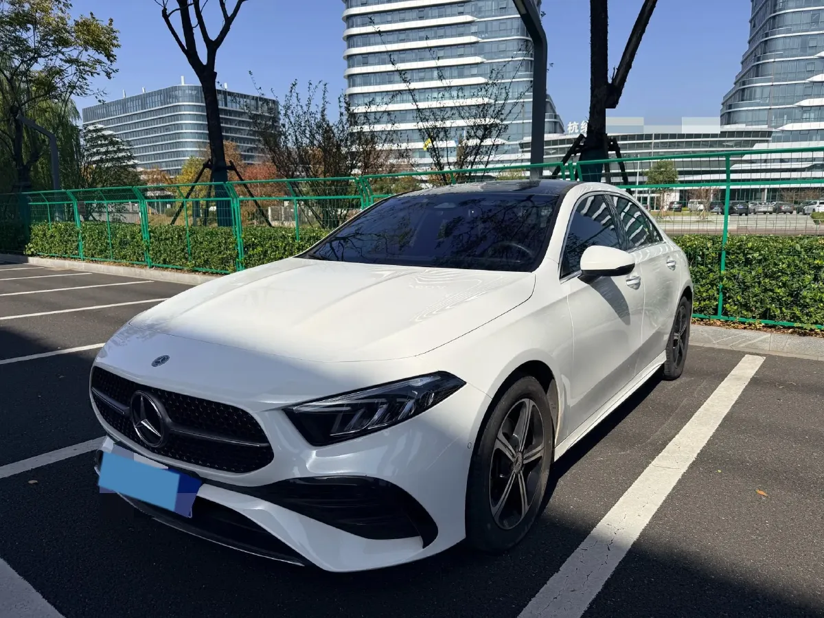 2024 Mercedes-Benz A Class 1.3T 163HP L4 7DCT,autocango,china used car exporter,china ev exporter,chinese used car exporter,chinese used ev exporter