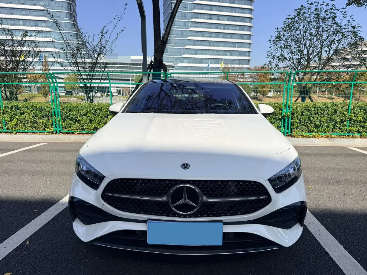 2024 Mercedes-Benz A Class 1.3T 163HP L4 7DCT,autocango,china used car exporter,china ev exporter,chinese used car exporter,chinese used ev exporter
