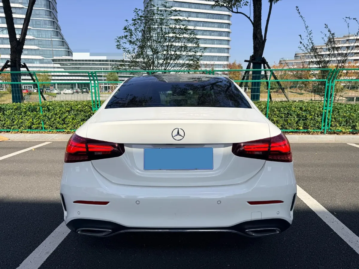 2024 Mercedes-Benz A Class 1.3T 163HP L4 7DCT,autocango,china used car exporter,china ev exporter,chinese used car exporter,chinese used ev exporter