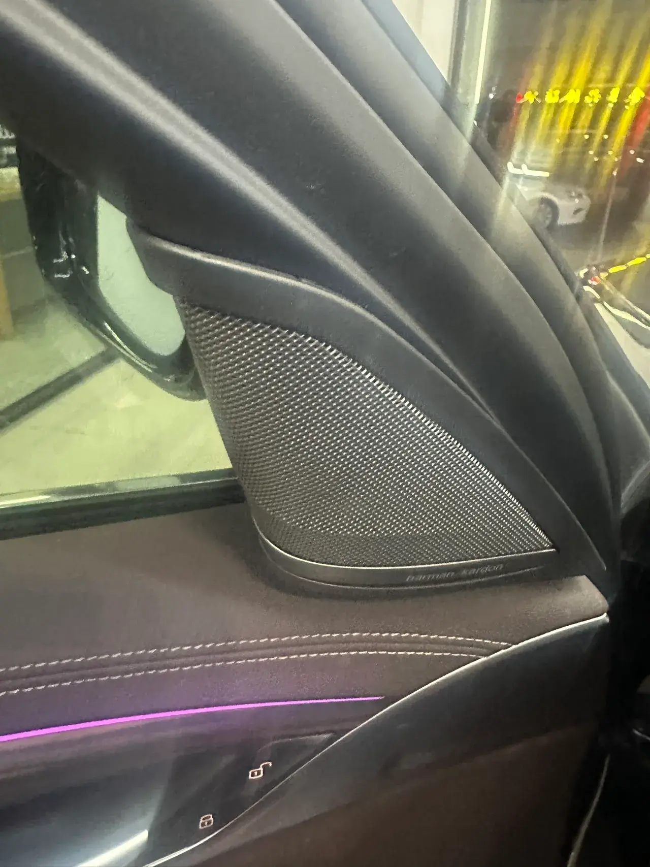 2022 BMW 5 thumbnail 4