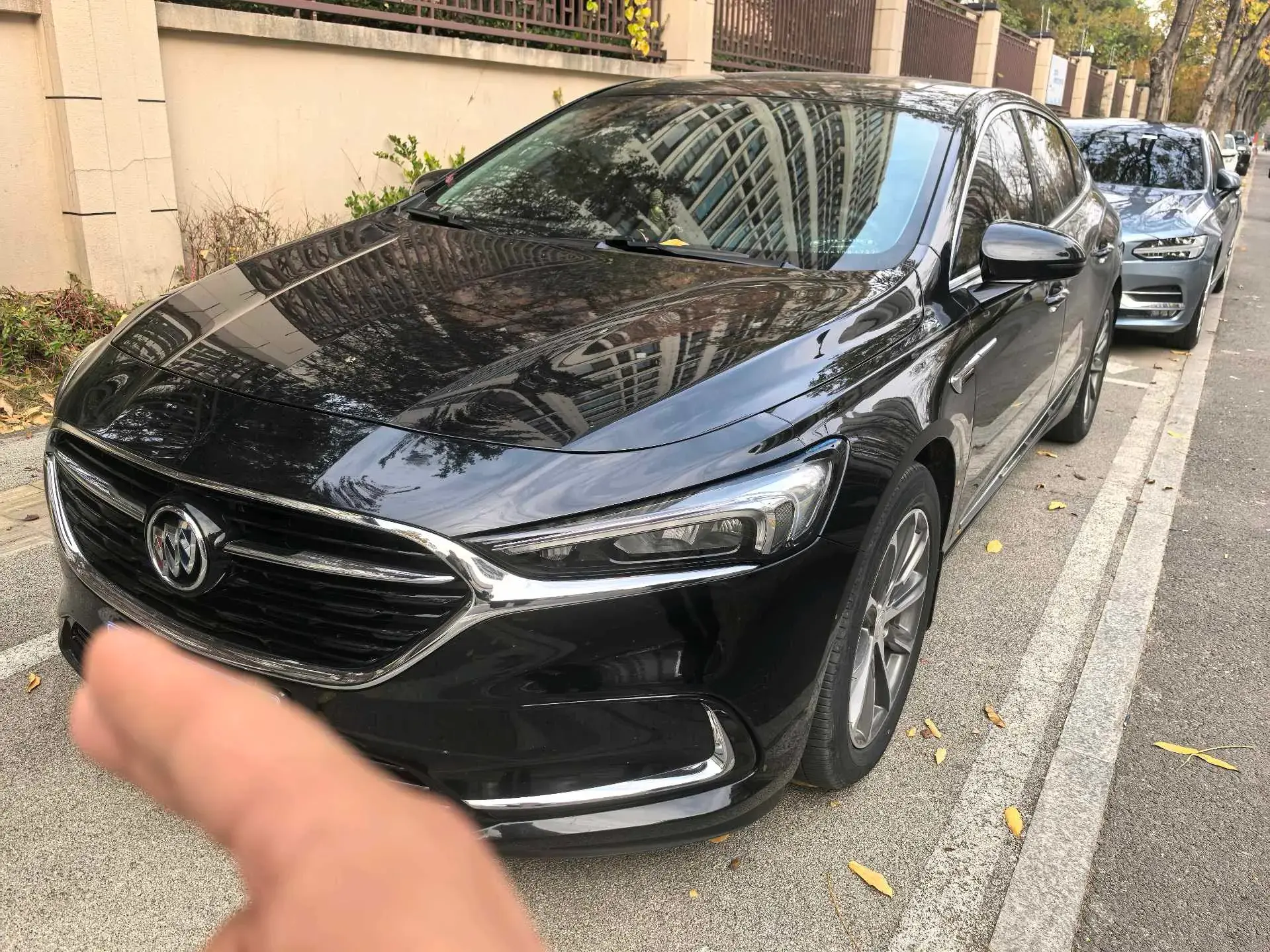 2020 BUICK LARCOSSE view 1