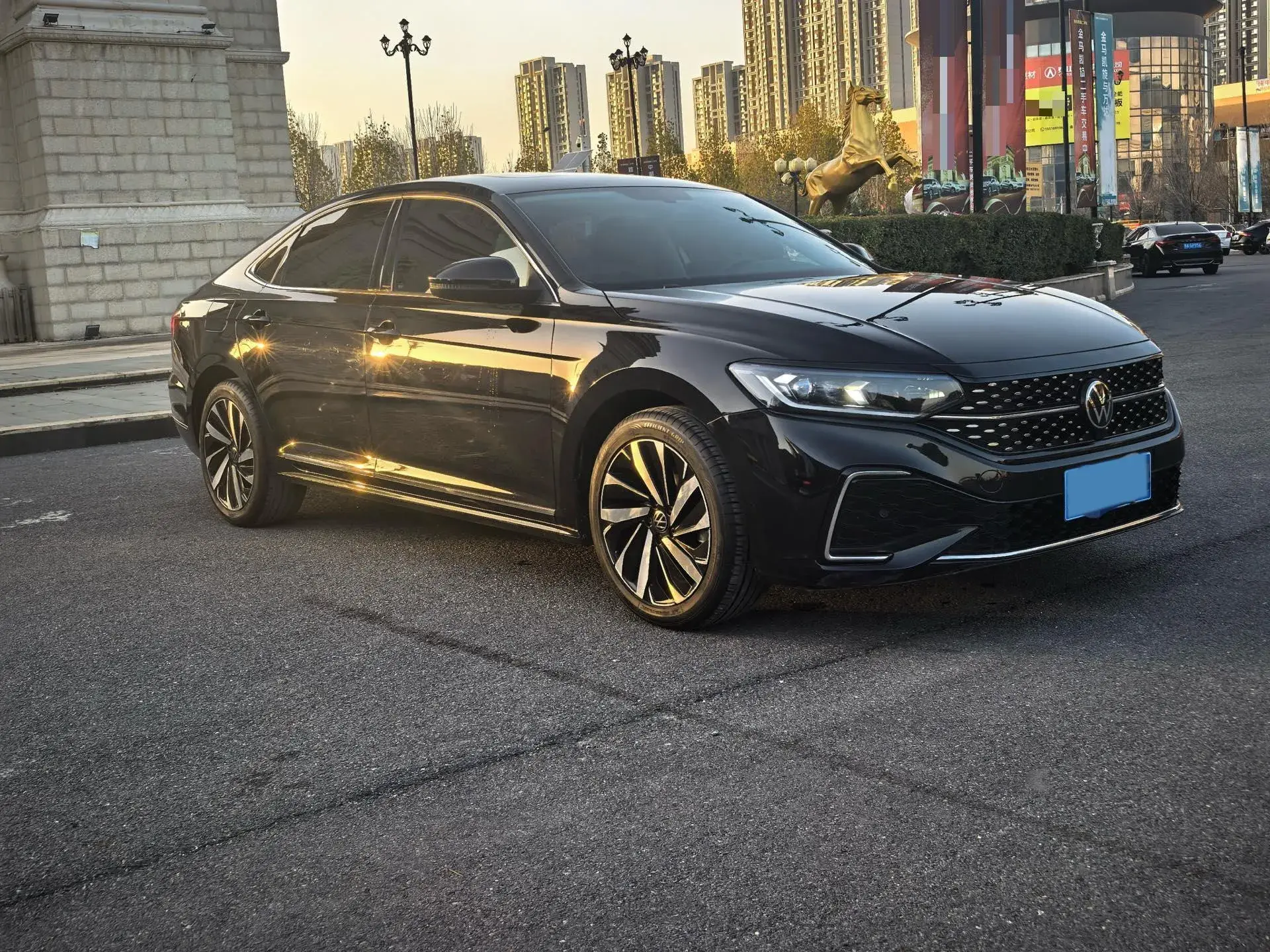 2022 VOLKSWAGEN PASSAT thumbnail 3