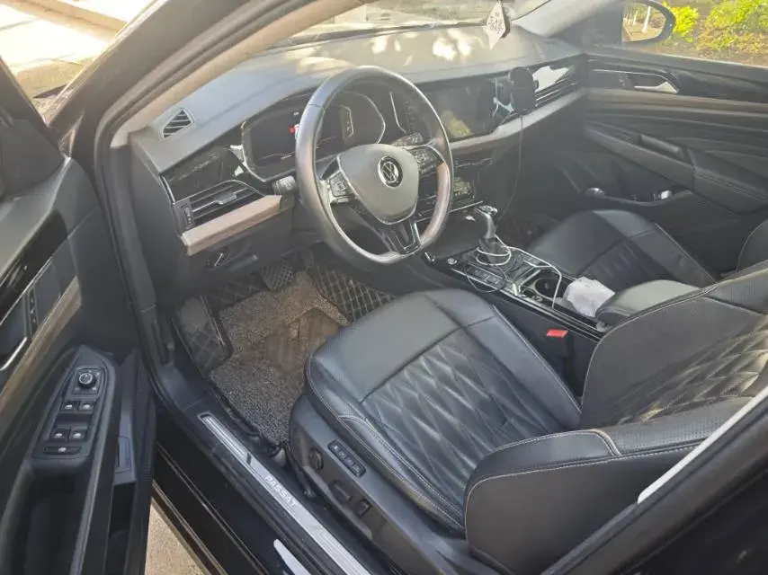 2020 VOLKSWAGEN PASSAT thumbnail 3