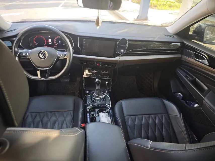 2020 Volkswagen Passat 2.0T 186HP L4 7DCT,autocango,china used car exporter,china ev exporter,chinese used car exporter,chinese used ev exporter