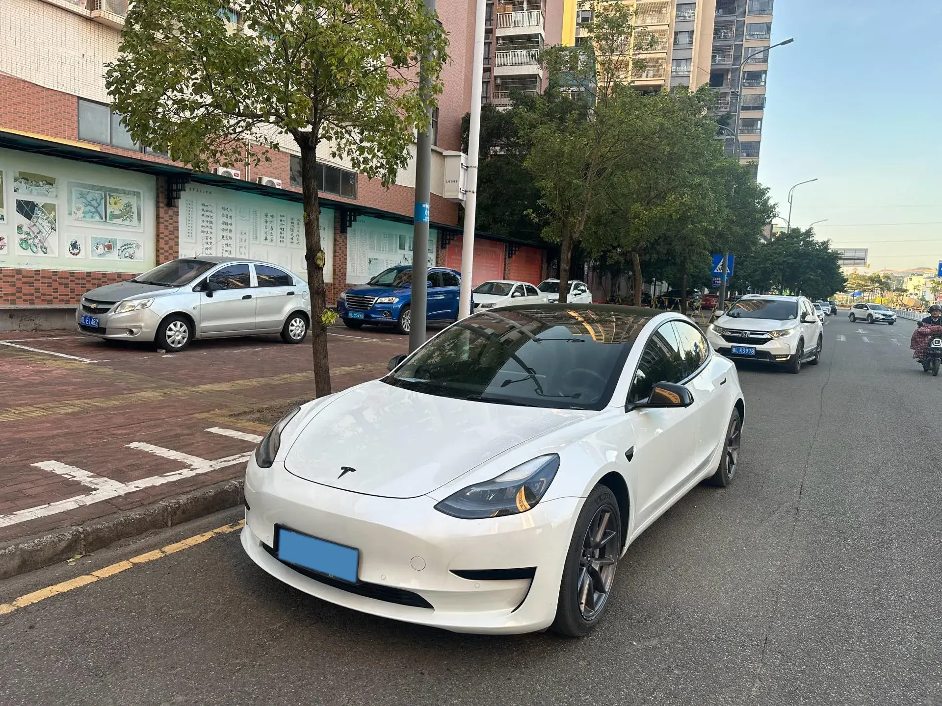 2021 TESLA MODEL view 1