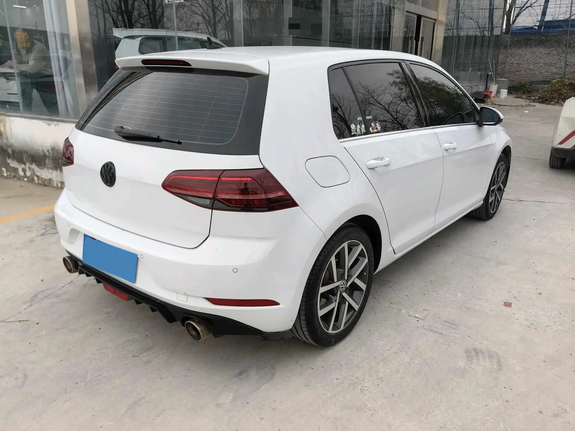 2018 VOLKSWAGEN GOLF thumbnail 4