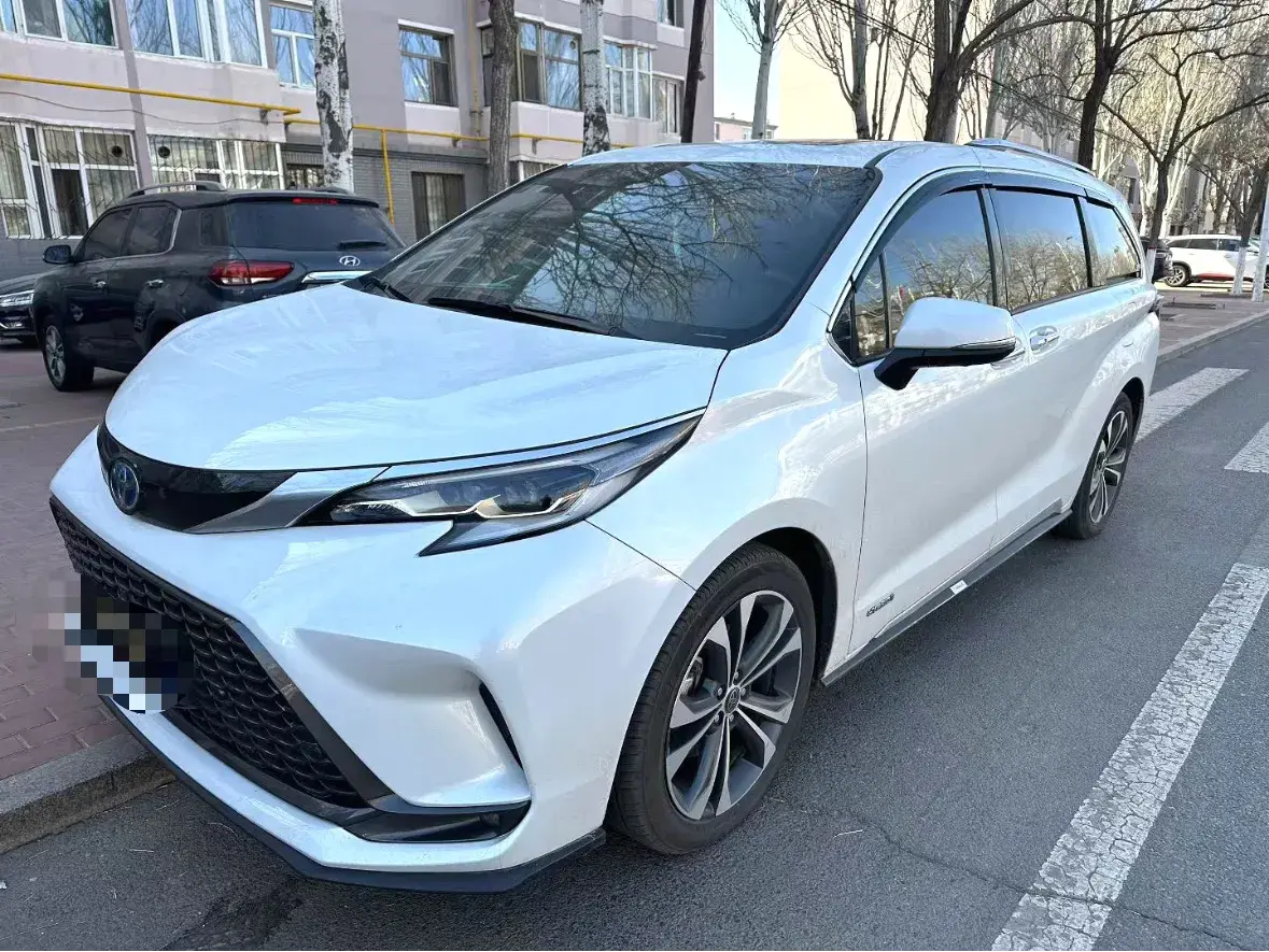 2022 Toyota Granvia 2.5L 192HP L4 E-CVT Hybrid