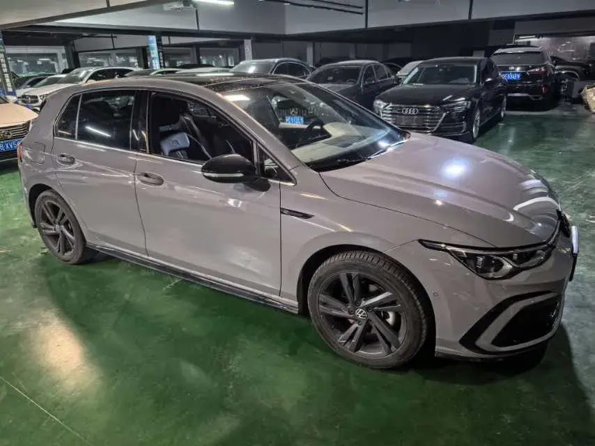 2023 VOLKSWAGEN GOLF thumbnail 3