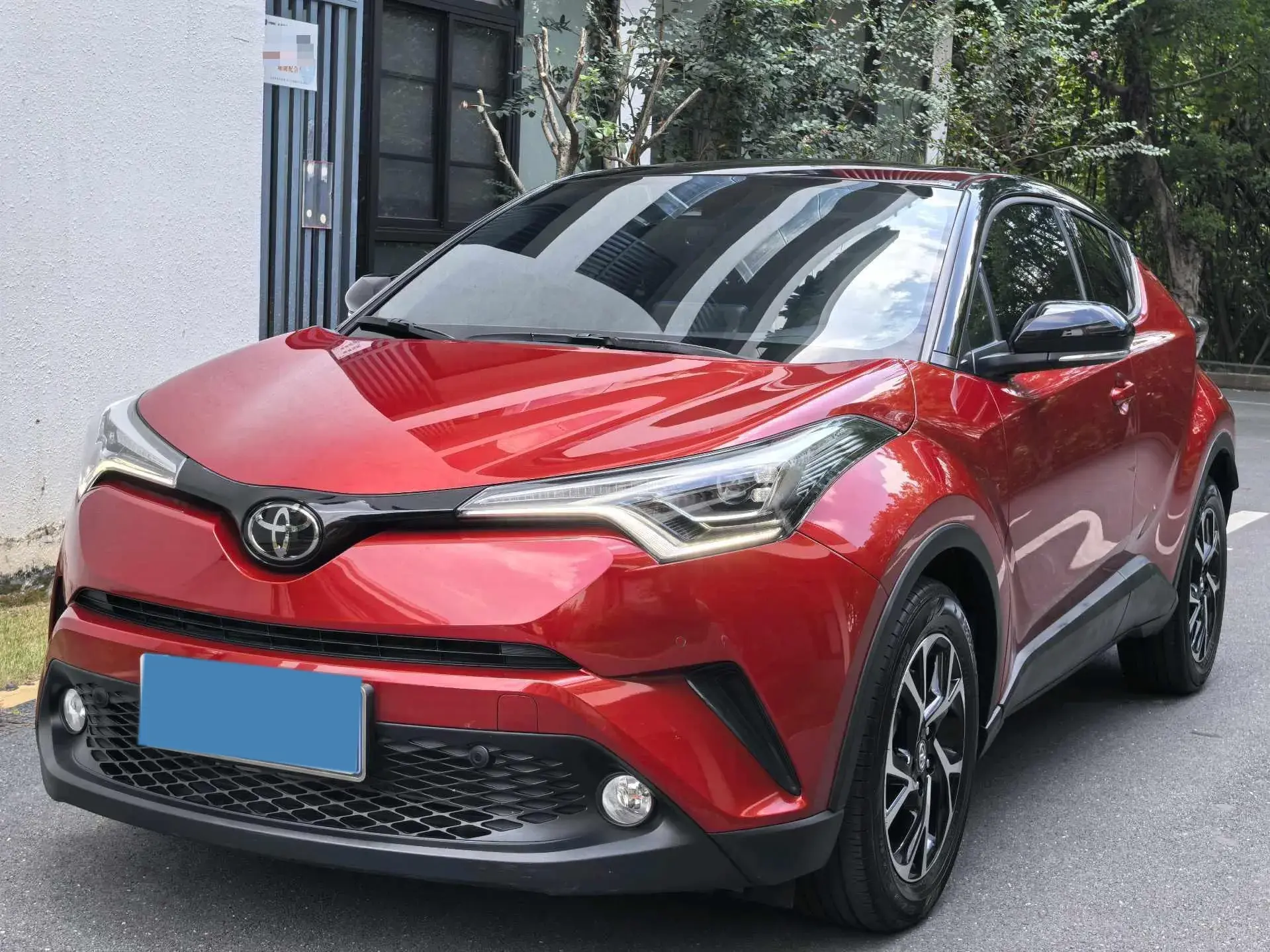 2020 TOYOTA C-HR view 1