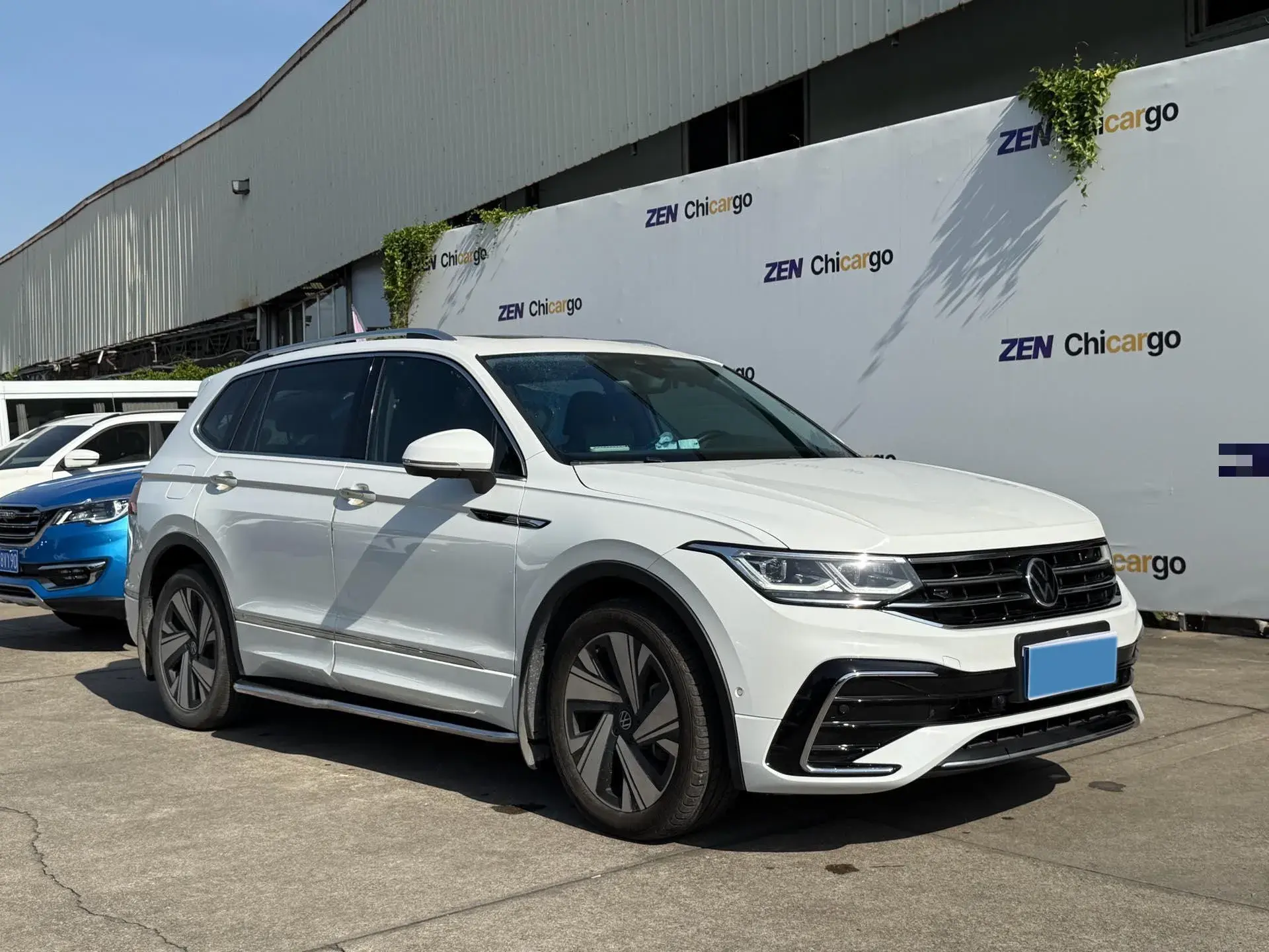2023 VOLKSWAGEN TIGUAN thumbnail 2