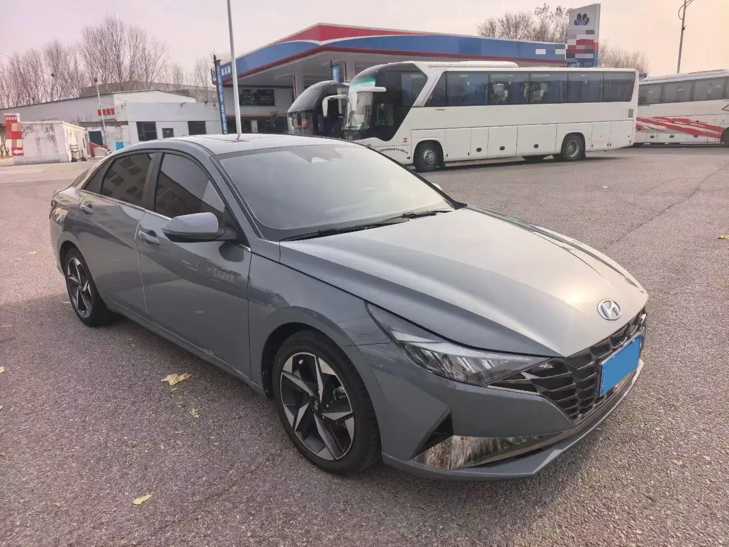 2022 HYUNDAI ELANTRA thumbnail 2