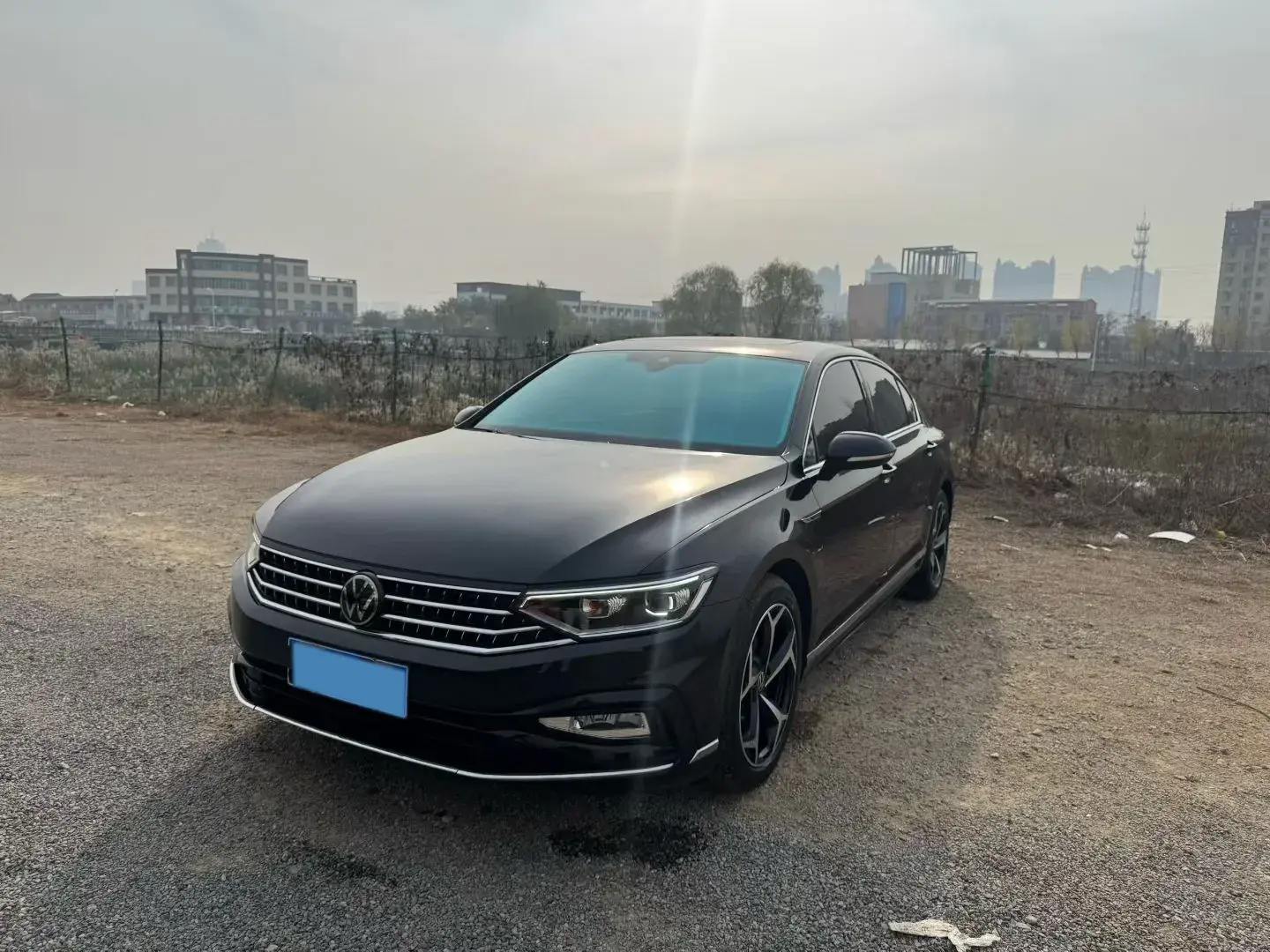 2023 VOLKSWAGEN MAGOTAN view 1