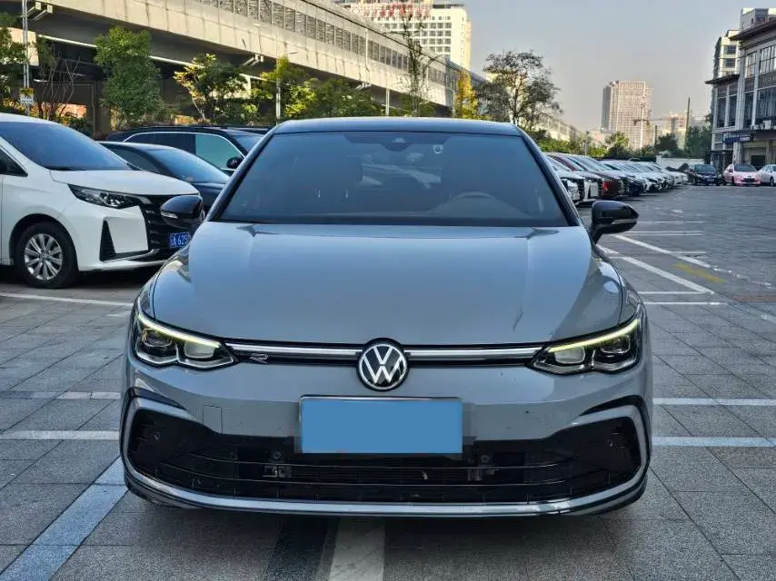 2021 VOLKSWAGEN GOLF thumbnail 4