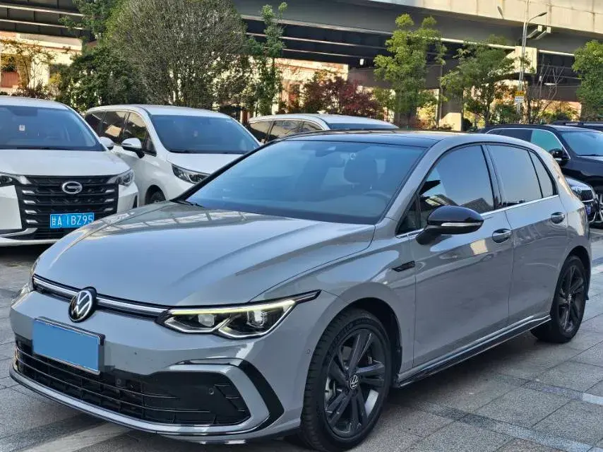 2021 VOLKSWAGEN GOLF view 1