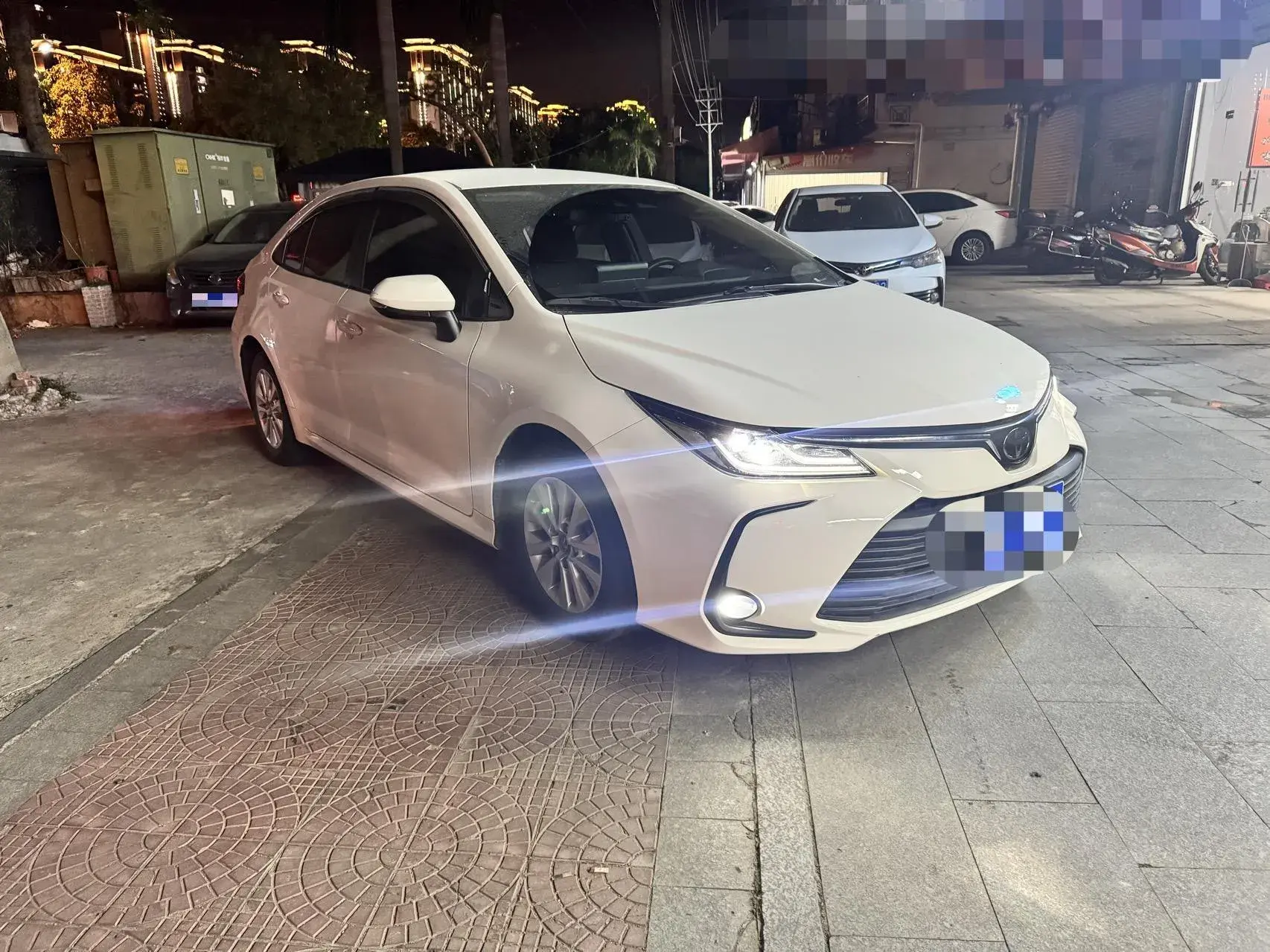 2021 TOYOTA COROLLA thumbnail 3