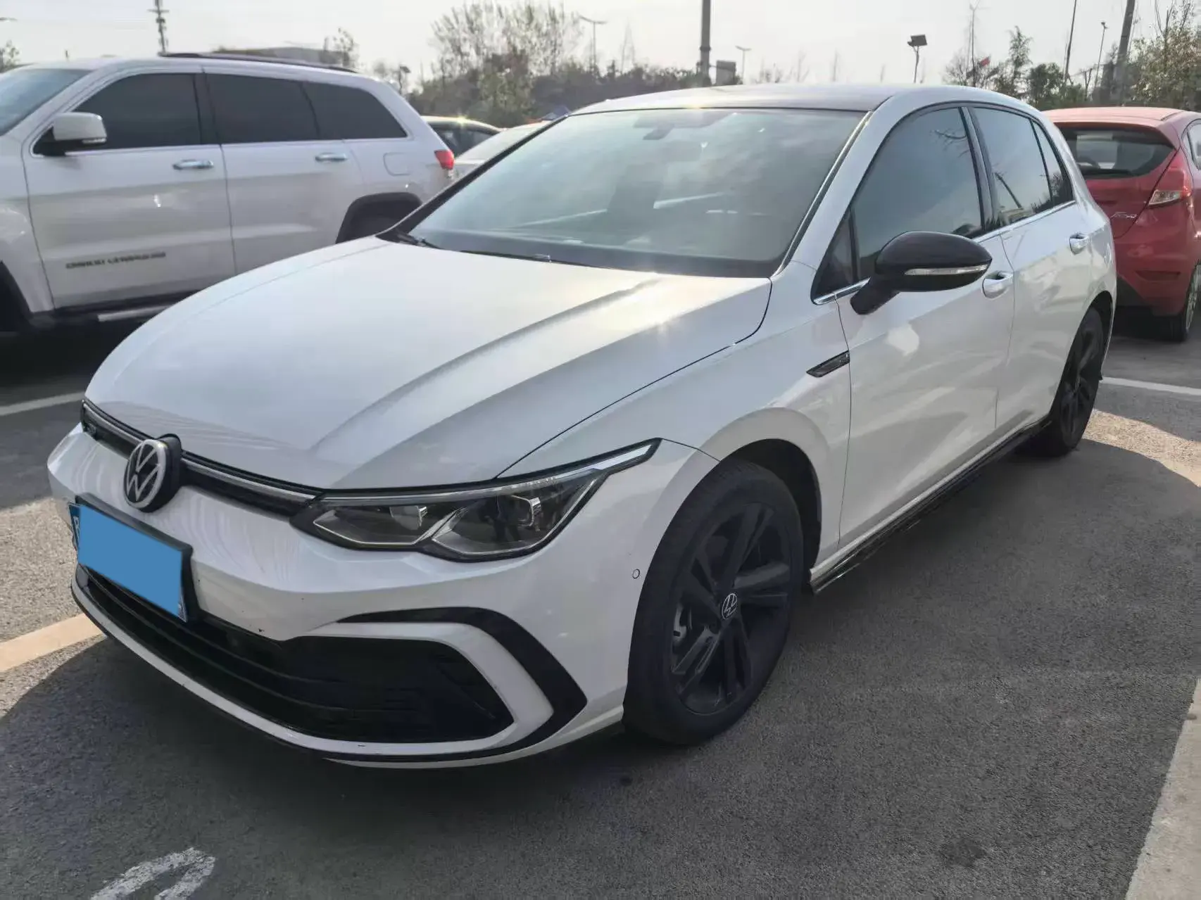 2023 VOLKSWAGEN GOLF view 1