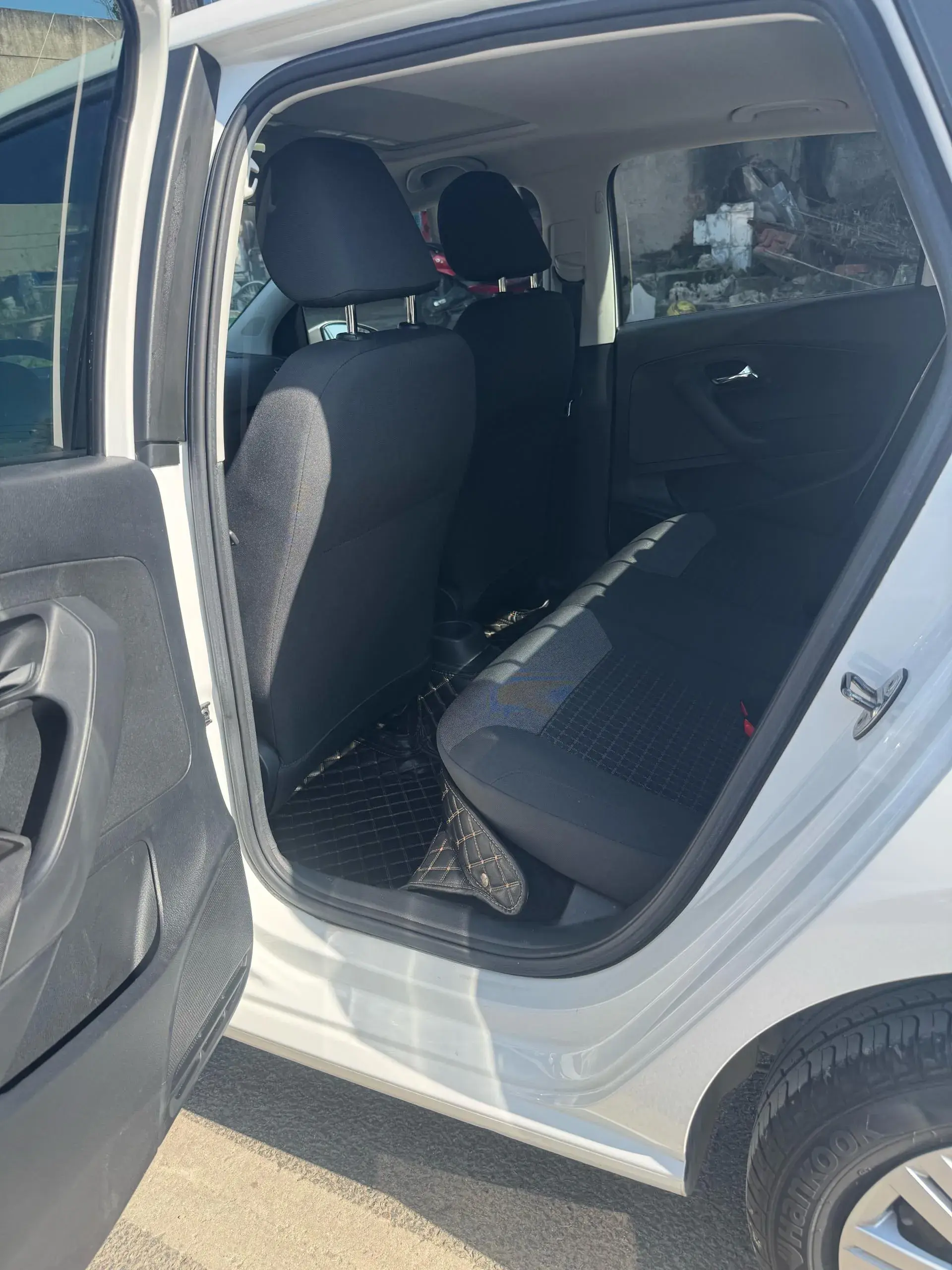 2018 VOLKSWAGEN POLO thumbnail 4