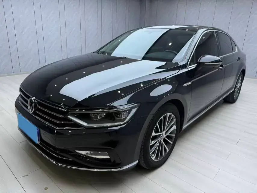 2020 VOLKSWAGEN MAGOTAN view 1