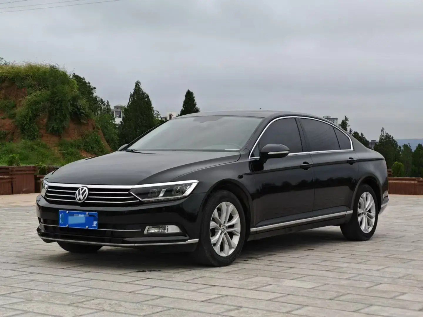 2018 VOLKSWAGEN MAGOTAN view 1