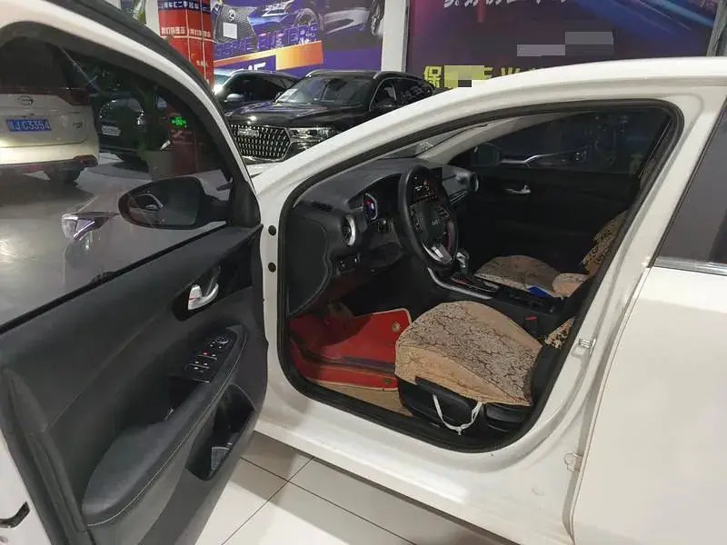 2021 KIA K3 thumbnail 4